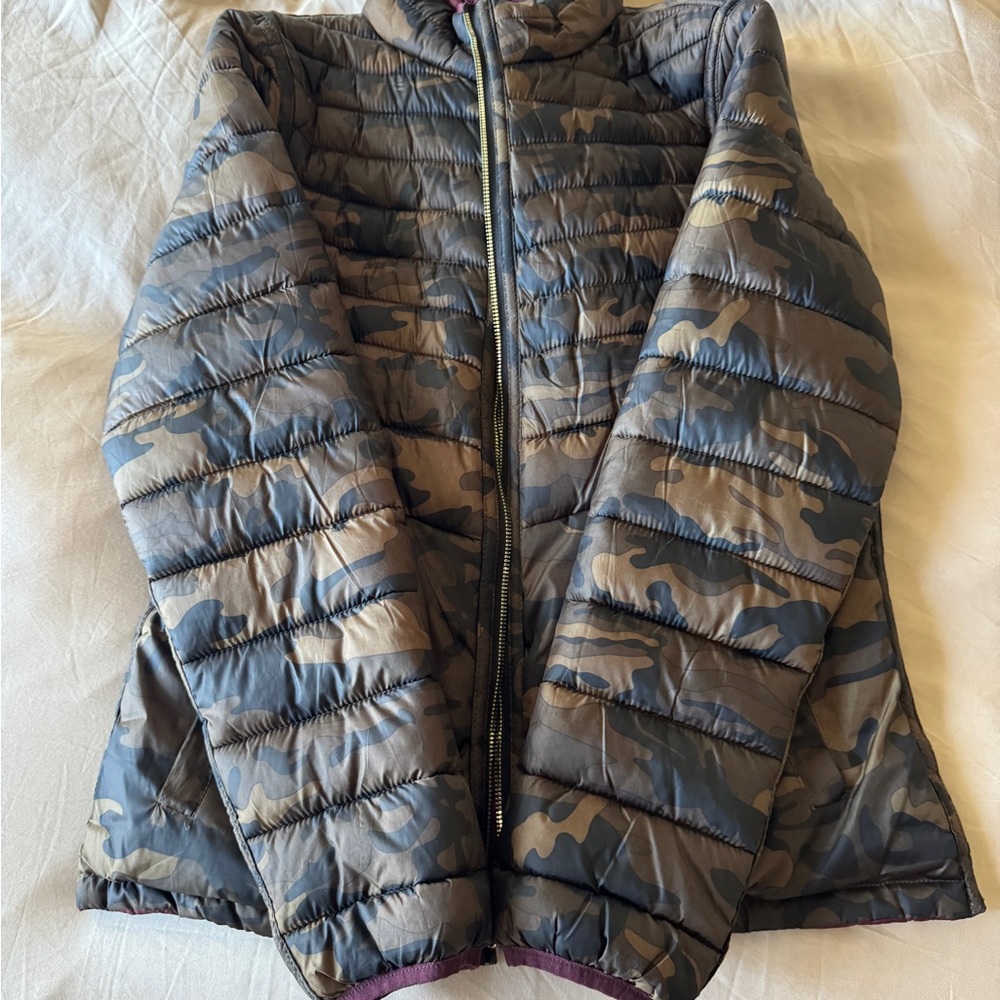 Camouflage Women’s Reversible Puffer Jacket